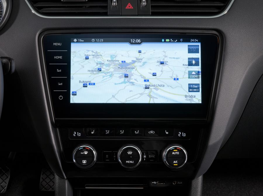 Детали интерьера Skoda Octavia Combi 4x4 (5E) 2017 года  (WW) (фото 39 из 67)